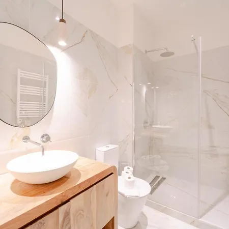 Apartment Newly Renovated 2br With Ac & Terrace | By Airnest Lisbon