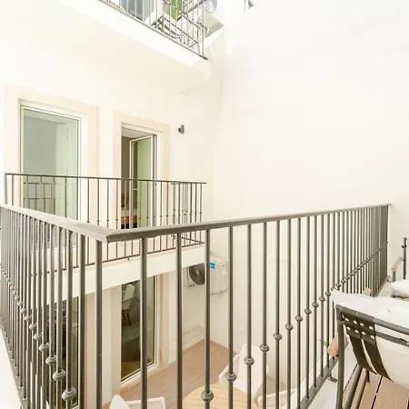 Apartment Newly Renovated 2br With Ac & Terrace | By Airnest